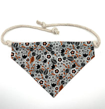 Load image into Gallery viewer, PET BANDANA - ROXANNE
