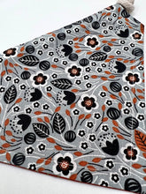 Load image into Gallery viewer, PET BANDANA - ROXANNE

