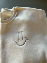 Load image into Gallery viewer, SWEATSHIRT - SMILE
